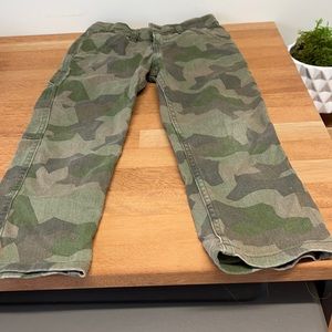 Hanna Anderson size 110/US 5 camp green cargoes